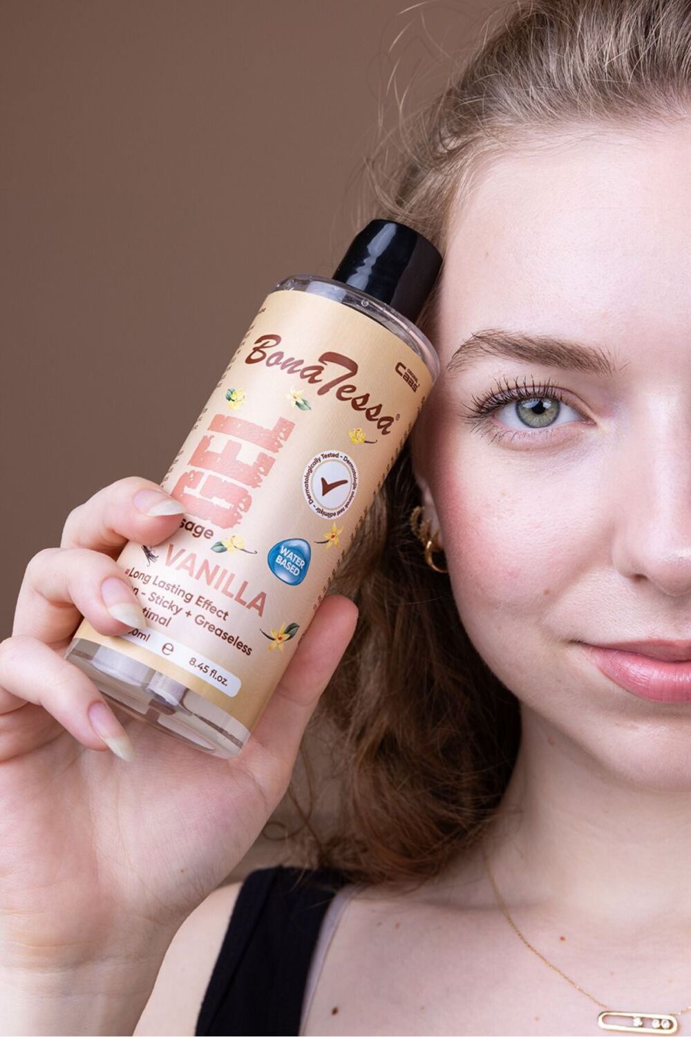 FEMSTAR Vanilya Aromalı Su Bazlı Vücut 250 ML Masaj Yağı Vanilyalı Kayganlaştırıcı Spa Jeli - Görsel 3