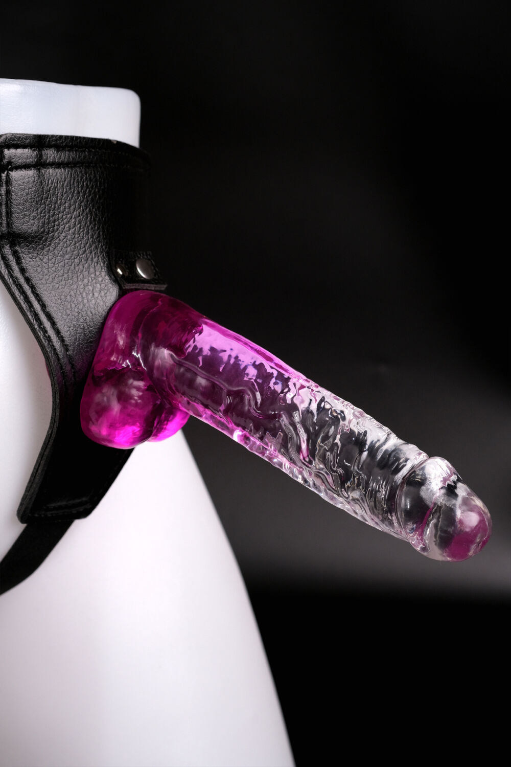 FEMSTAR Ultra Yumuşak Şeffaf 19 Cm Jel Dokuda Mor ve Şeffaf Çift Renkli Strapon Kemerli Penis Takma Dildo - Görsel 3