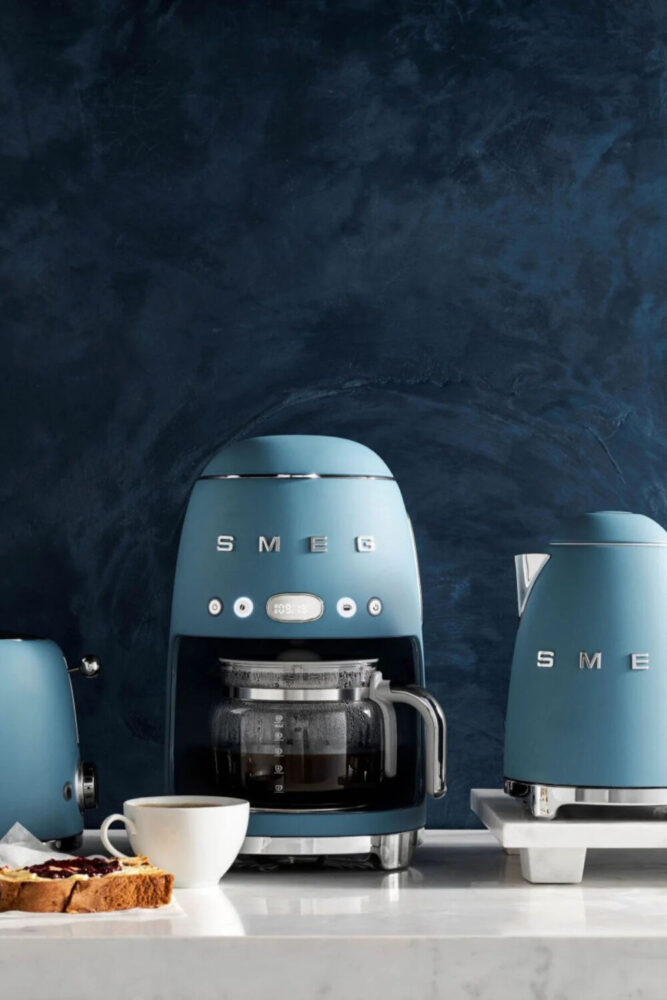 Smeg Filtre Kahve Makinesi Mat Storm Blue - Fırtına Mavisi - DCF02SBMEU